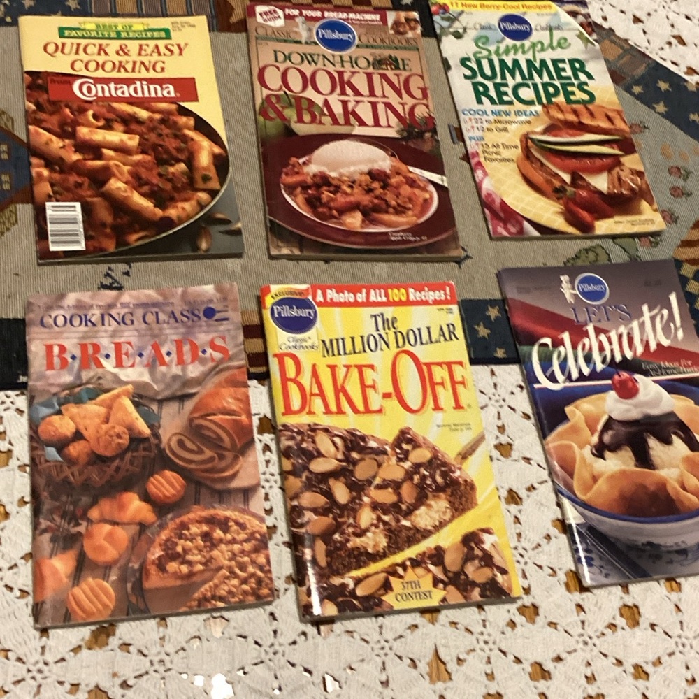Vtg 6 Assorted Paperback Cookbooks, Pillsbury, Contadina & other